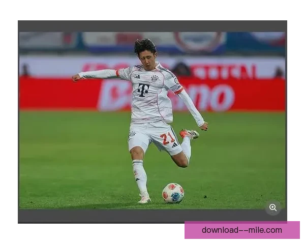 拜仁慕尼黑正式官宣签下日本国脚后卫伊藤洋辉补强防线阵容引发球迷热议